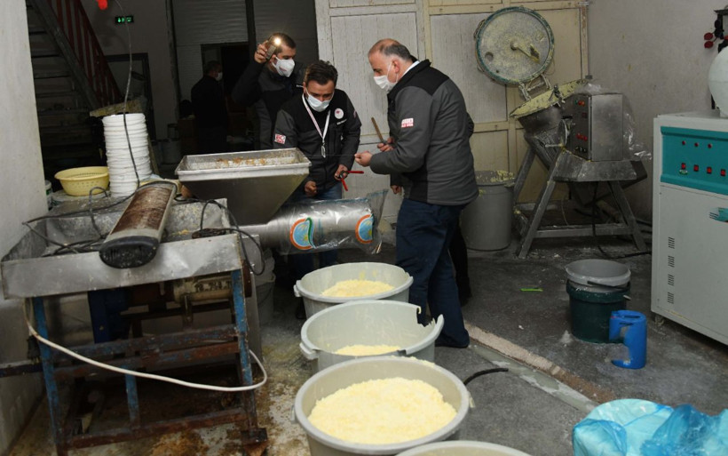 Kayseri'de sahte peynir üretimine 55 bin TL ceza! Mide bulandıran görüntüler - Resim: 1