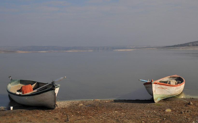 Porsuk Barajı 3 kilometre çekildi 70 yıllık minare tamamen ortaya çıktı! - Resim: 1