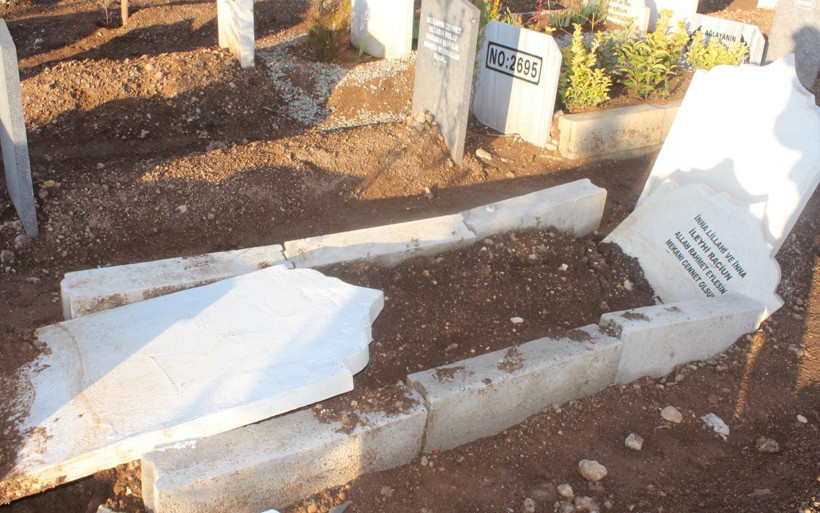 Adıyaman'da bir garip olay: 6 mezar çöktü bakın nedeni neymiş - Resim: 2