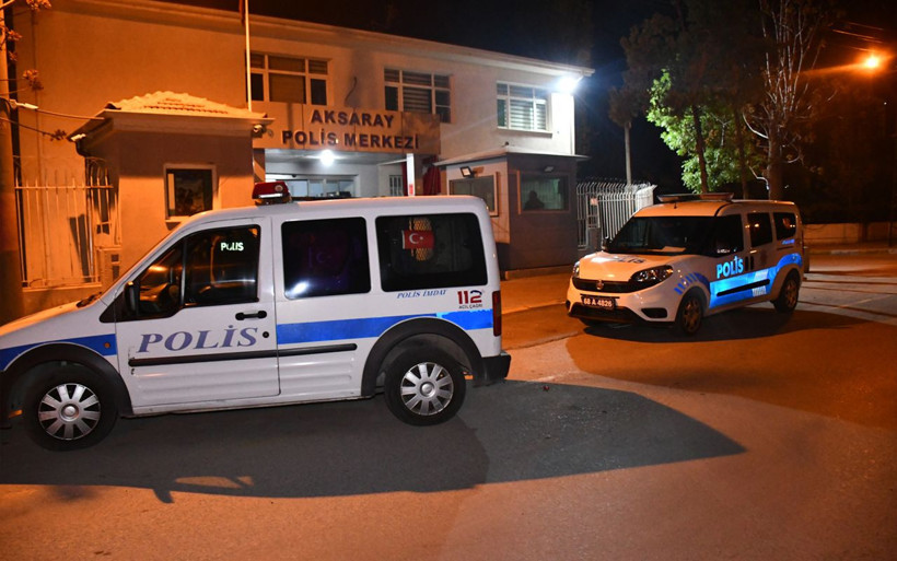 Aksaray'da 3 yıldır peşini bırakmadı! Eski koca balkondan girdi boğazına bıçak dayadı - Resim: 4