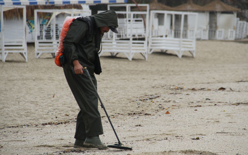 Defineciler tam teçhizat! 'Ekonomiye katkı' diyor daha önce bulduklarını anlattı - Resim: 4
