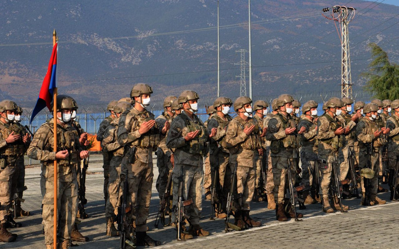 Gaziantep'te 50 komando törenle Suriye'ye uğurlandı! Dualar okundu kurbanlar kesildi - Resim: 4