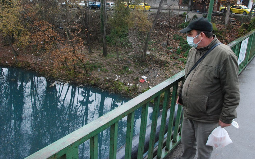 Bartın'da endişelendiren görüntüler: Irmak önce köpürdü sonra maviye büründü - Resim: 1