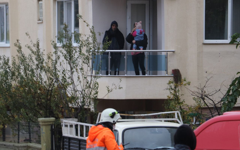 Antalya'da 200 kişinin yaşadığı siteye kepçe ile kurtarma operasyonu - Resim: 4