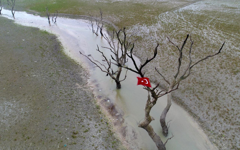 Sazlıdere Barajı’nın doluluk oranı yüzde 5! Sular çekilince ev kalıntıları ortaya çıktı - Resim: 4