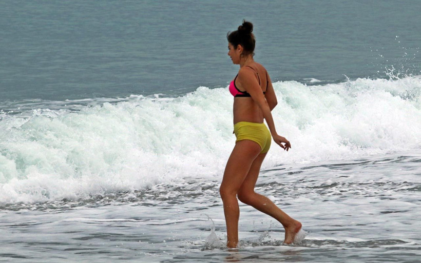 Bir anda üzerini çıkarıp denize atladı! Antalya'da Rus kadın o anları kaydettirdi - Resim: 2