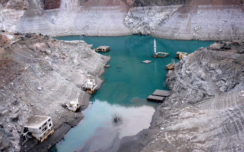 Artvin'de su seviyesi düşen barajlar eski yerleşim yerlerini ortaya çıkardı - Resim: 3