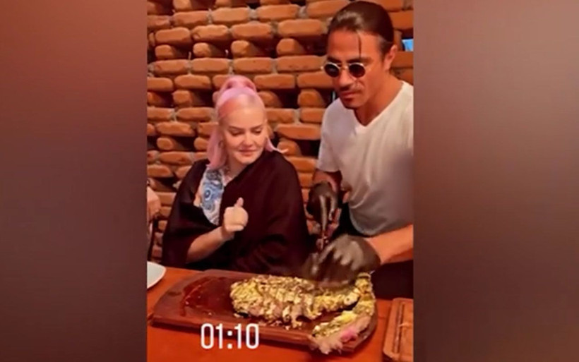 Nusret Gökçe'nin zor anları: Anne Marie’yi tanımayınca çalışanı imdada yetişti - Resim: 2