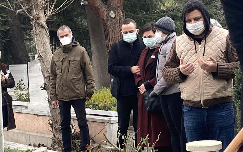 Prof. Dr. Orhan Kural Zincirlikuyu mezarlığında aile kabristanına defnedildi - Resim: 4