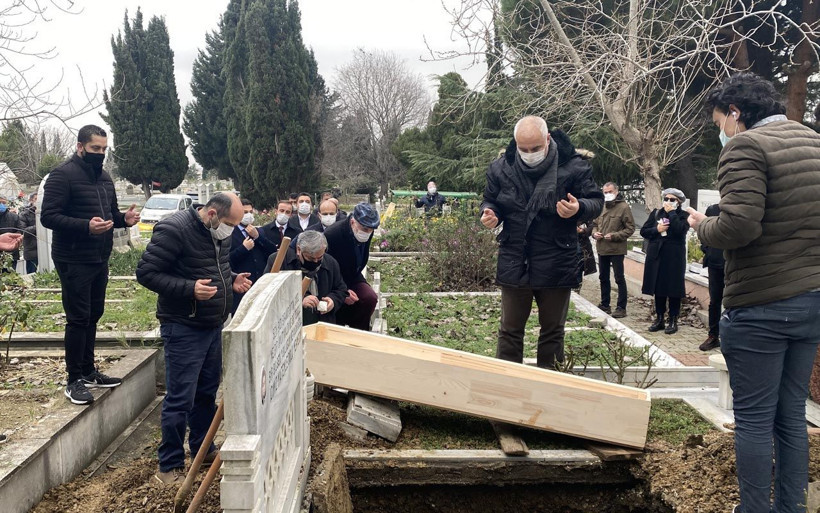 Prof. Dr. Orhan Kural Zincirlikuyu mezarlığında aile kabristanına defnedildi - Resim: 3
