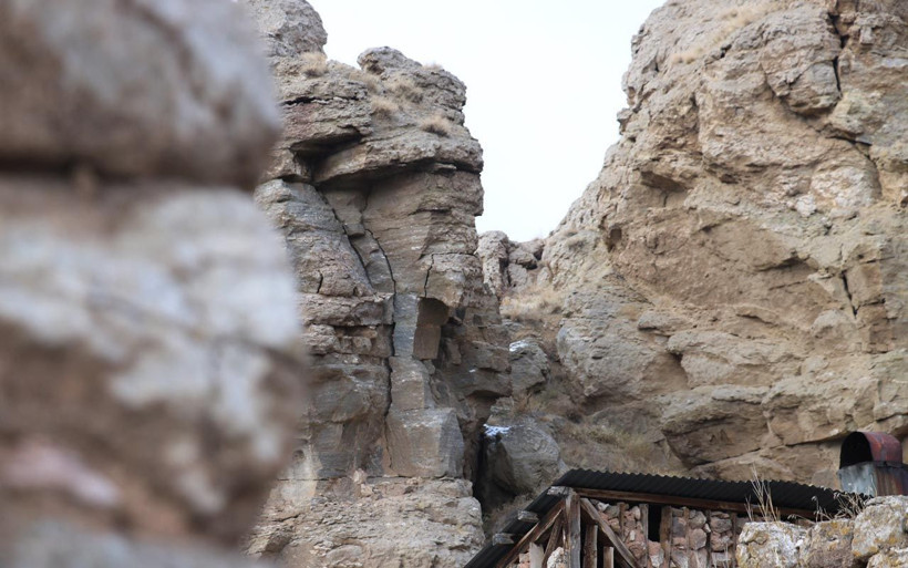 Sivas'ta görenler gözlerine inanamıyor! Dört bin yıllık apartmanda insan silueti oluştu - Resim: 4