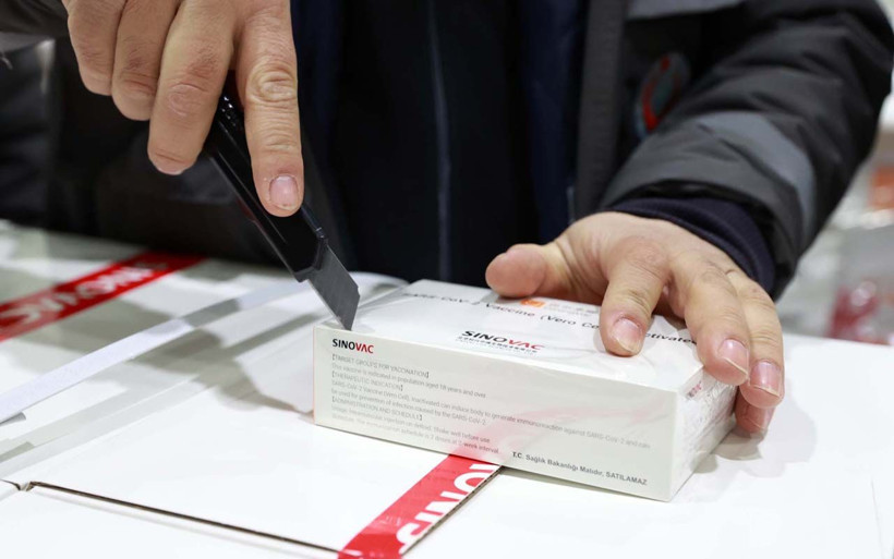 Türkiye'de uygulanacak 3 milyon Çin aşısı depoya girdi! İşte o depodan ilk görüntüler - Resim: 2