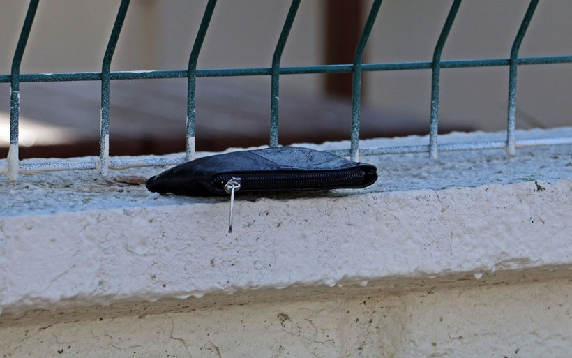 Antalya'da şoke eden kapkaç! Para dolu cüzdanı bıraktı iğnelerle kaçtı - Resim: 3