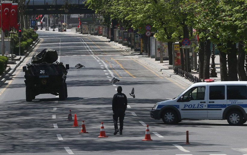 Hafta sonu kısıtlamaları işe yaradı koronavirüs Türkiye'de durağan faza geçti - Resim: 2