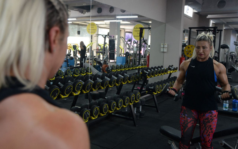 Hem vücut geliştirme şampiyonu hem de ebe! Mersin'de pandemi servisinde gönüllü çalışıyor - Resim: 4