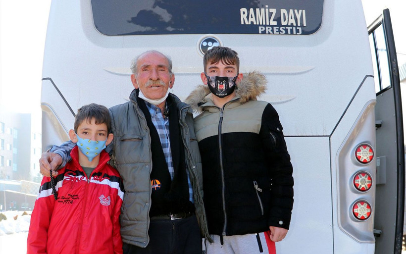 Van'da kim görse aynı şeyi söylüyor otobüs şoförü 'Ramiz Dayı'ya benzerliğiyle dikkat çekiyor - Resim: 3