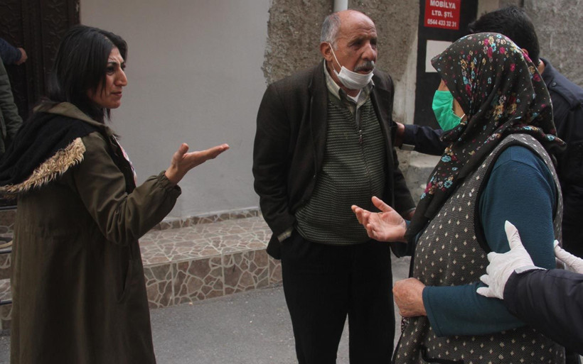 Adana'da 'kızının satıldığını' duydu o eve gitti! Sonrası korkunç saçlarını yoldan topladı - Resim: 2