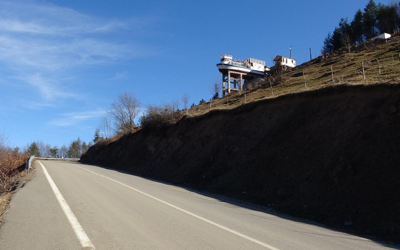 Karadenizli bunu da yaptı! Trabzon'un yaylasına gemi dikti servet harcamış - Resim: 2