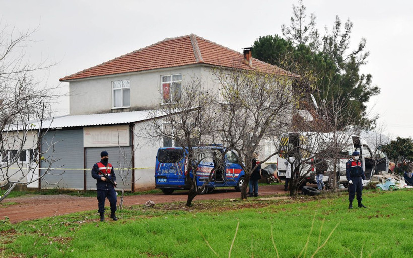 Antalya'da kelepçe takıp soydu dayak attı! İşkence gören Melek İpek kocasını öldürdü - Resim: 1