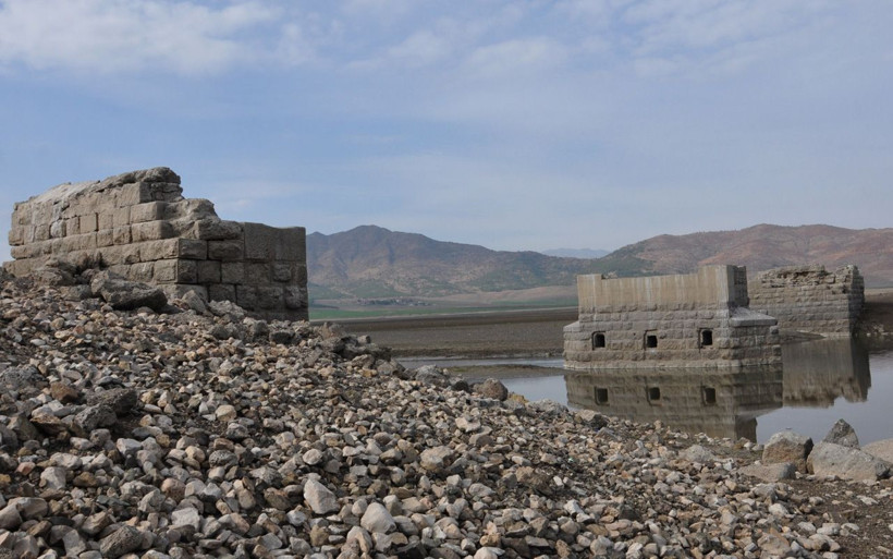 Gaziantep'e Abdülhamit yaptırmıştı! Sular çekilince 27 yıl sonra ilk kez kendini gösterdi - Resim: 3