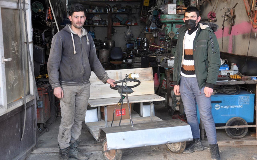 Hakkari'de herkes çöp diye atıyordu! Kardeşlerin 'elektrikli araç' başarısı - Resim: 1