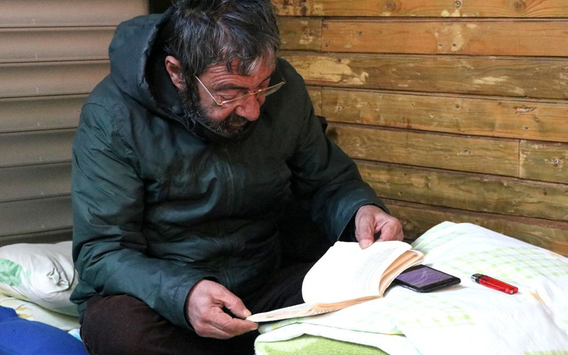 İzmir'de eşinden sonra hayatı altüst oldu! 3 çocuğu var ama battaniyeyle sokakta yaşıyor - Resim: 4