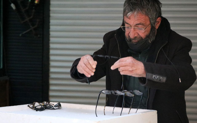 İzmir'de eşinden sonra hayatı altüst oldu! 3 çocuğu var ama battaniyeyle sokakta yaşıyor - Resim: 3