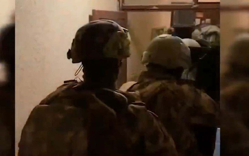 DEAŞ tekerlekli sandalyeyle ceset taşıdı! İnfaz hücresine operasyonda şok detaylar - Resim: 4