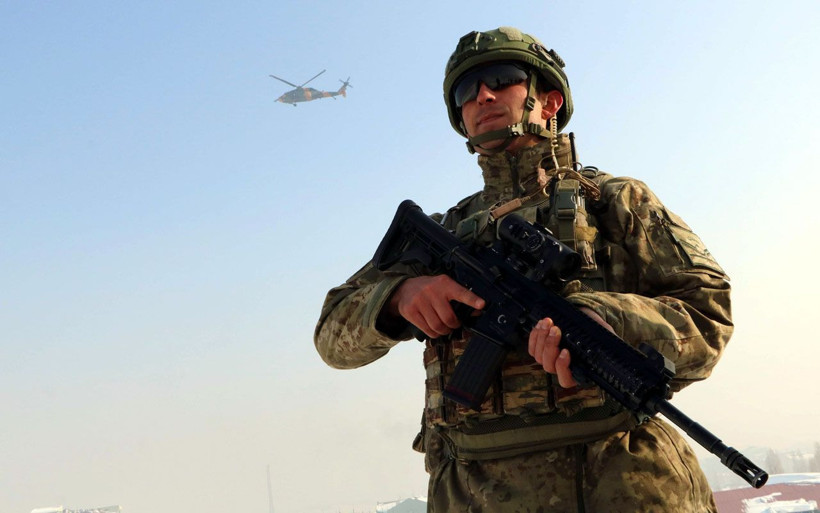 Türkiye'nin en doğusundaki Mehmetçik yeni kamuflajı giymeye başladı - Resim: 1