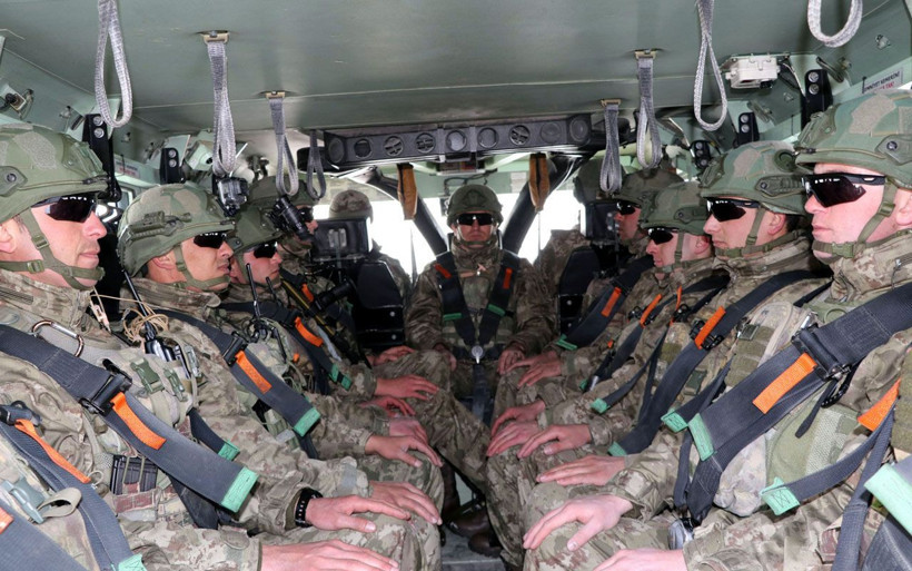 Türkiye'nin en doğusundaki Mehmetçik yeni kamuflajı giymeye başladı - Resim: 2