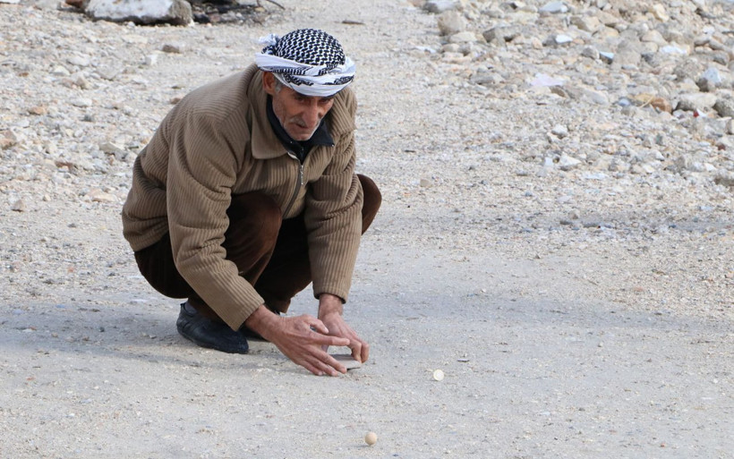 Şanlıurfa'da bu amcaların yaptığı şey inanılmaz! Tepelerde toplanıp 'gülle' oynuyorlar - Resim: 4
