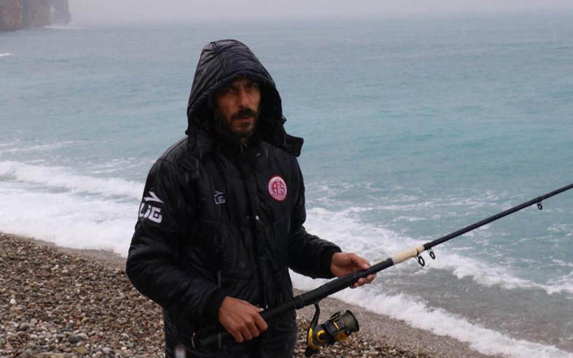 Antalya'da Rus turistler herkesi şaşırttı! Sağanak yağış aşklarına engel olamadı - Resim: 2