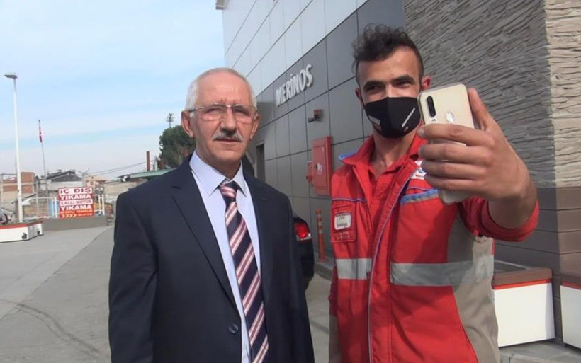 Bursa'da görenler Kemal Kılıçdaroğlu zannediyor! Aşçıyı ona benzetiyorlar - Resim: 3