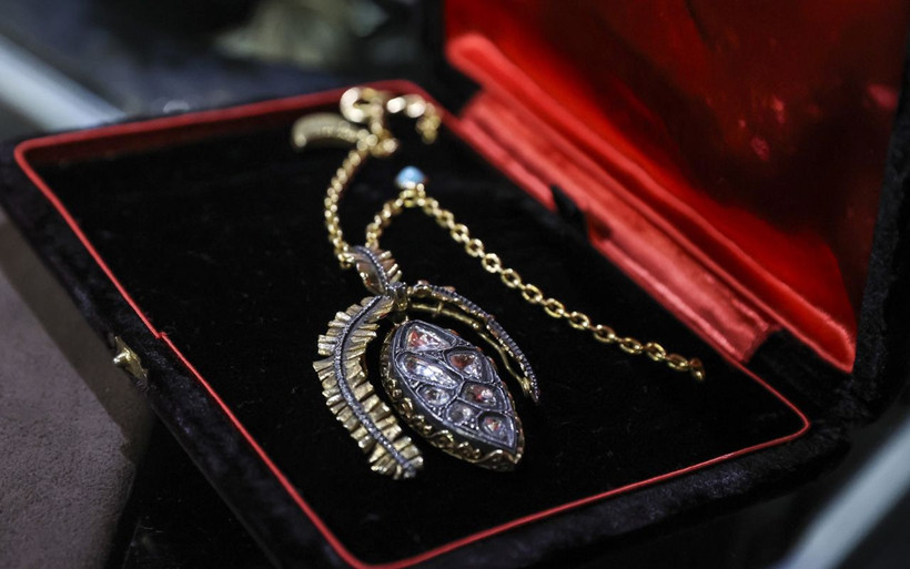 Tavuk pazarında başlamıştı 'hazine' seçildi! Kapalıçarşı'da 45 yıla ulaşan el işçiliği - Resim: 4