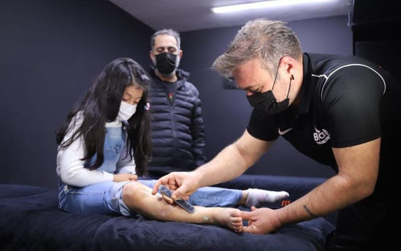 Kartal'da çöken binadan kurtarılan Azra'dan güzel haber: Artık yürüyebiliyor - Resim: 3