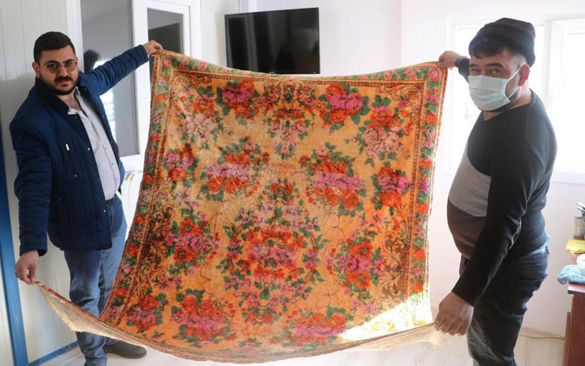Sivas'ta bu halı servet değerinde! Atalarından kaldı 1.5 milyon lira istedi - Resim: 2