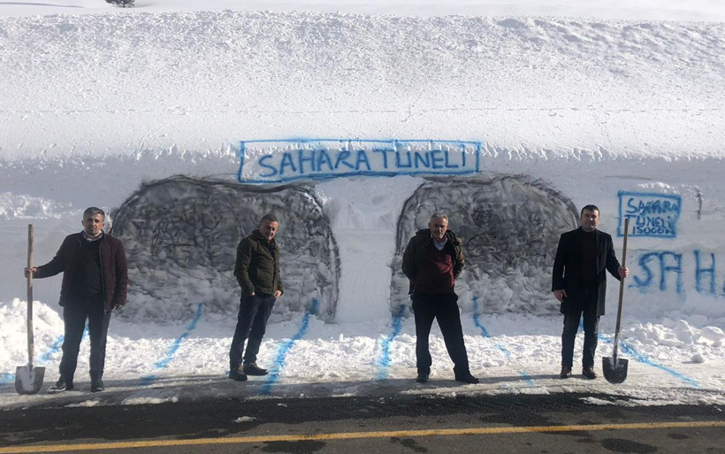 Tünel isteyen Artvinli şoförler ilginç yöntemleriyle kent halkını şaşırttı - Resim: 4