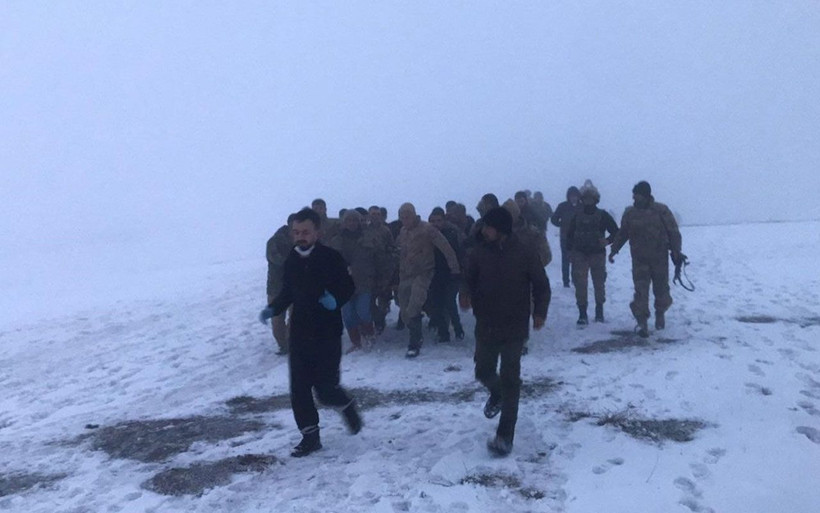 Türkiye şehitlerine ağlıyor! 11 şehidimiz için siyasilerden başsağlığı mesajları geldi - Resim: 1