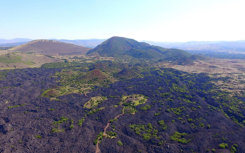 Yeri gizli tutuluyor! Manisa'da ortaya çıktı bu ayak izleri 5 bin yıllık - Resim: 1