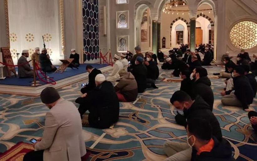 Miraç Kandili yurt genelinde namaz ve dualarla idrak edildi - Resim: 1