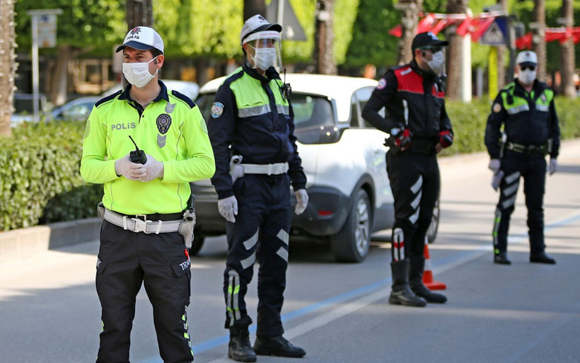 Kırmızı listedeki Aksaray ve Sakarya'da sıkı tedbir! Yeni yasak geldi HES kodu zorunlu oldu - Resim: 1