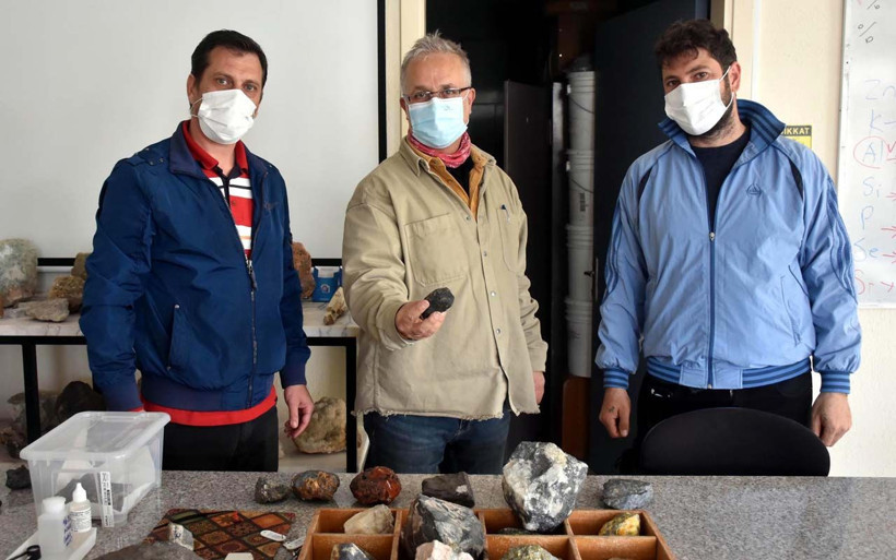 İzmir'de 2 işçi 'gizemli' taş buldu sırrını çözmeye çalışıyorlar - Resim: 3