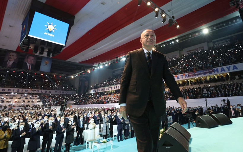 AK Parti 7. Olağan Kongresi başladı! Salonda heyecan ve birbirinden renkli sahneler var - Resim: 4