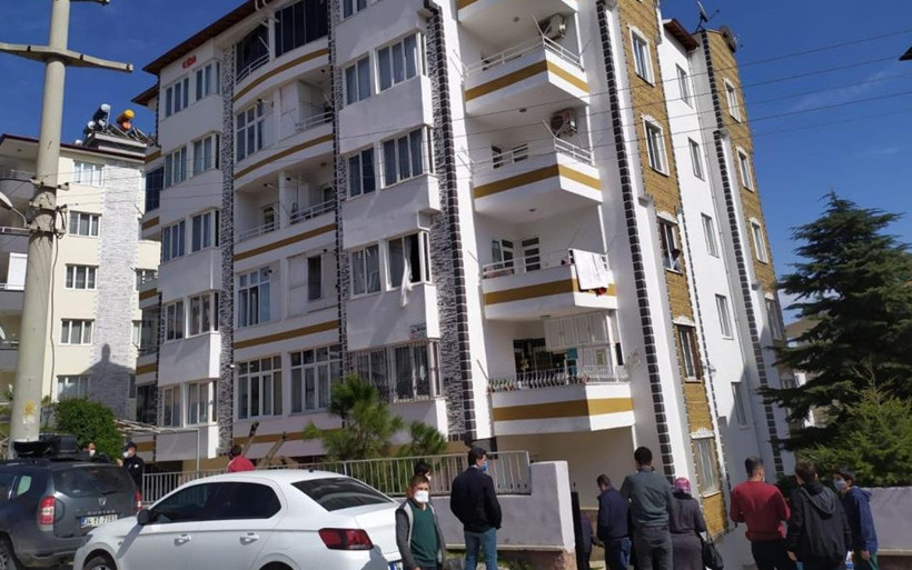 Gaziantep'in konuştuğu sır ölüm: 16 yaşındaki Rümeysa elinde fotoğrafla çatıdan düştü - Resim: 1