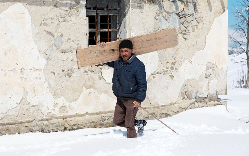 Rize'de 'Lazboard' ile kayak keyfi Petran Yaylası sakini nineden müthiş performans - Resim: 1