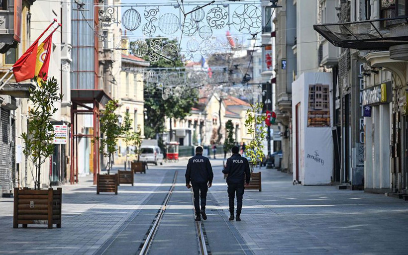 58 şehirde Cumartesi günü sokağa çıkmak yasak! İşte hafta sonu yasağı olan iller - Resim: 1