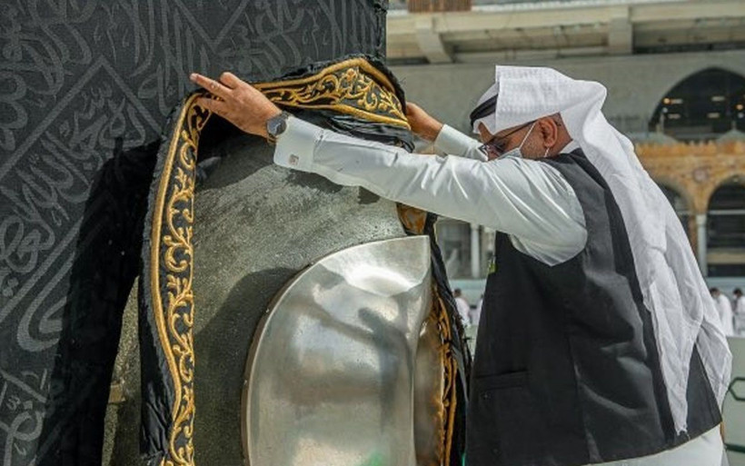 Kabe örtüsünün mevsimlik bakım çalışmaları Ramazan ayı öncesinde başladı - Resim: 4