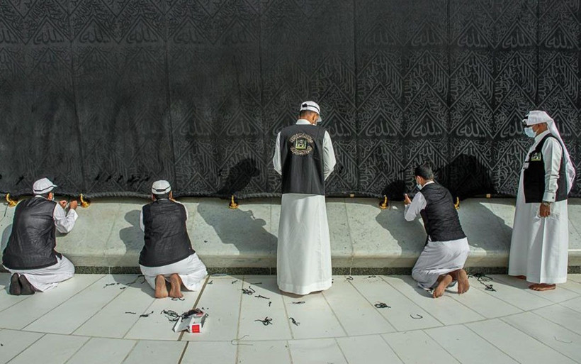 Kabe örtüsünün mevsimlik bakım çalışmaları Ramazan ayı öncesinde başladı - Resim: 2