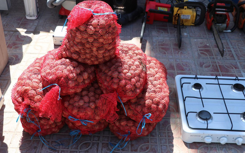 Denizli'de kamerayla korunan ev! İki kamyonet çalıntı eşya çıktı oyuncuları da soymuş - Resim: 4