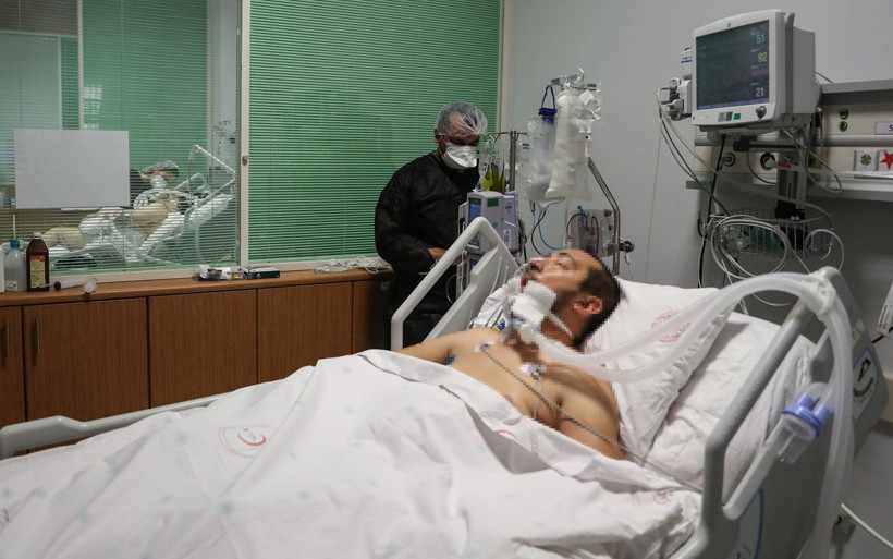 İstanbul'da yoğun bakımlar genç hastalarla dolu! 'İmza verip ölmeyi göze alıyorlar' - Resim: 4